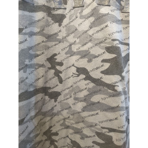 Tony Hawk T-shirt Men size M Green/Gray Camo Short Sleeve Skater Shirt 60/40 - Picture 3 of 6